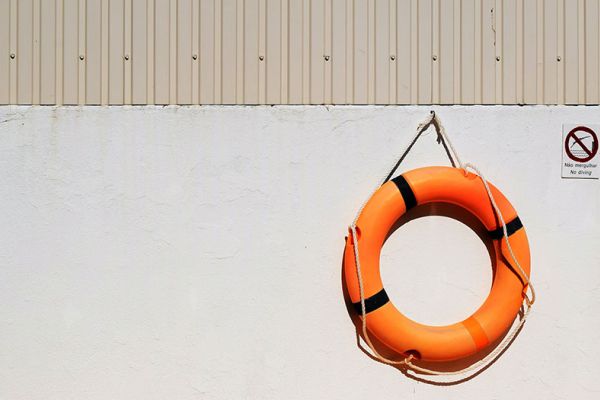 Meine Website wurde gehackt - Rettungsring an einer Wand